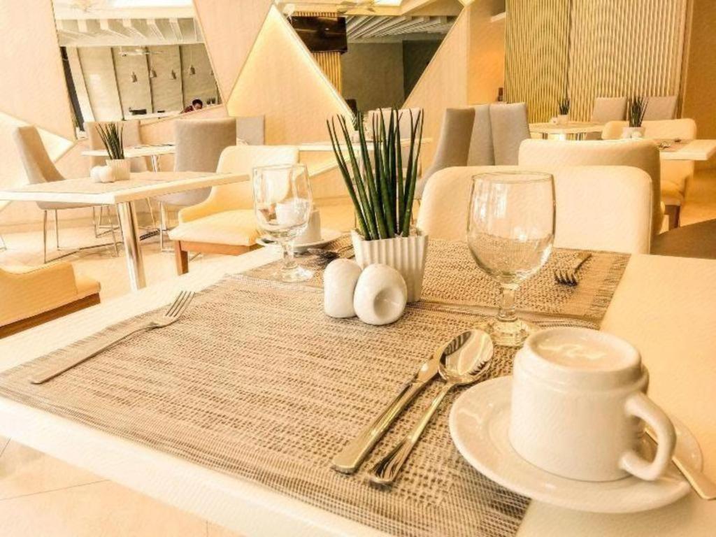 Aura One Hotel バギオ エクステリア 写真